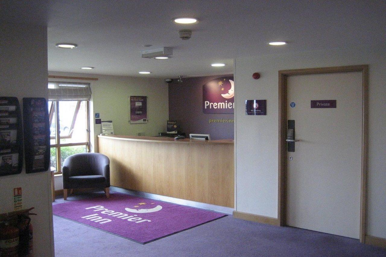 Premier Inn Carrickfergus Ngoại thất bức ảnh