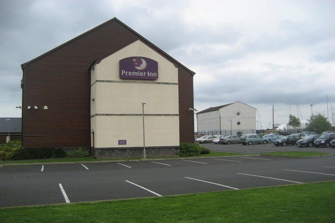 Premier Inn Carrickfergus Ngoại thất bức ảnh