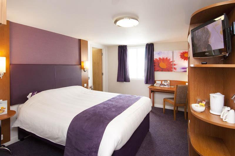 Premier Inn Carrickfergus Ngoại thất bức ảnh