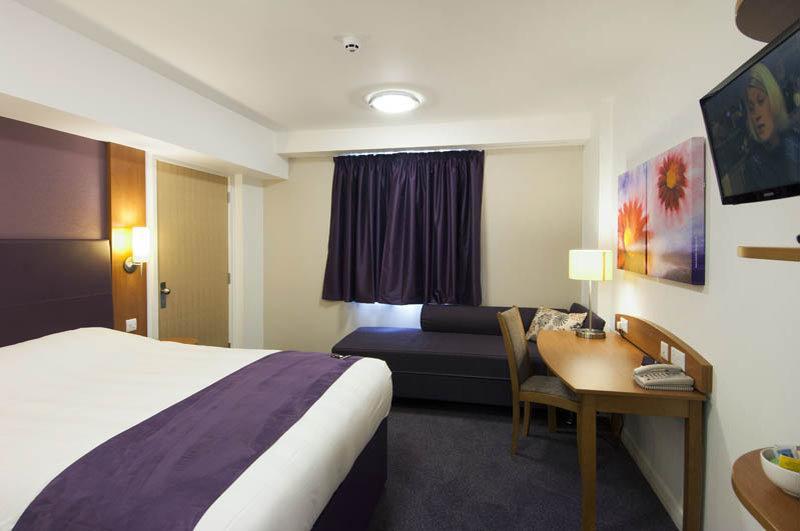 Premier Inn Carrickfergus Ngoại thất bức ảnh